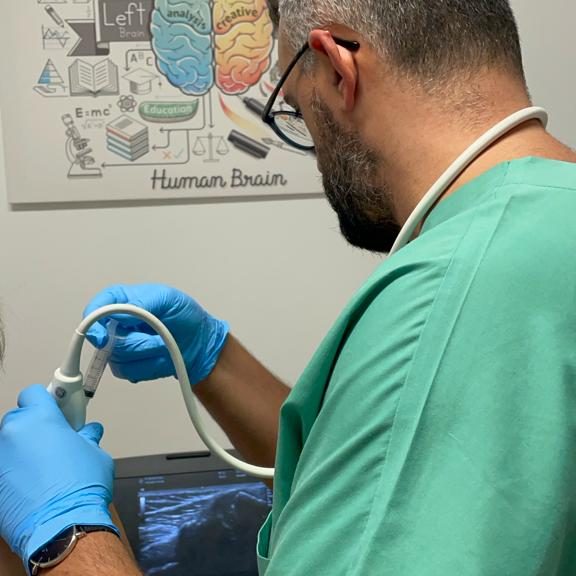 Dott. Serafini, ortopedico della spalla a Reggio Emilia, trattamento lesioni cuffia dei rotatori e protesi spalla.